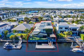 Luxury Waterfront Private Home In Caloundra - Pelican Waters Featuring A Pizza Oven and Private Pool